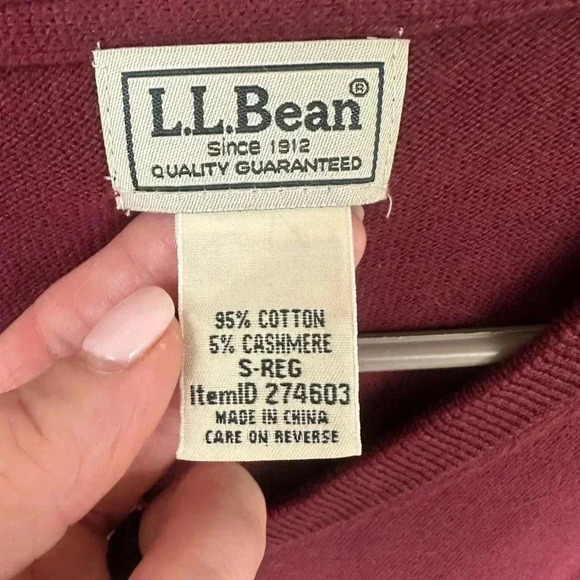 L.L. Bean cotton cashmere v neck sweater. Size Small. Wine/burgundy L.L.Bean - Picture 5 of 5